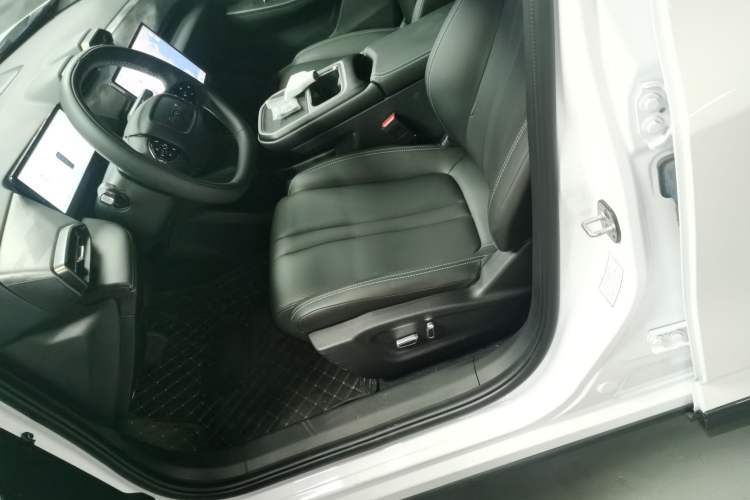 Used Dongfeng Aeolus L7 New Energy 2025 518 Comfort Edition