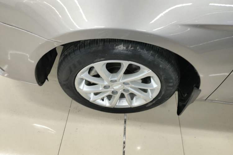 Used Geely Auto Emgrand 2021 UP 1.5L CVT Luxury Model Left Front Wheel Hub