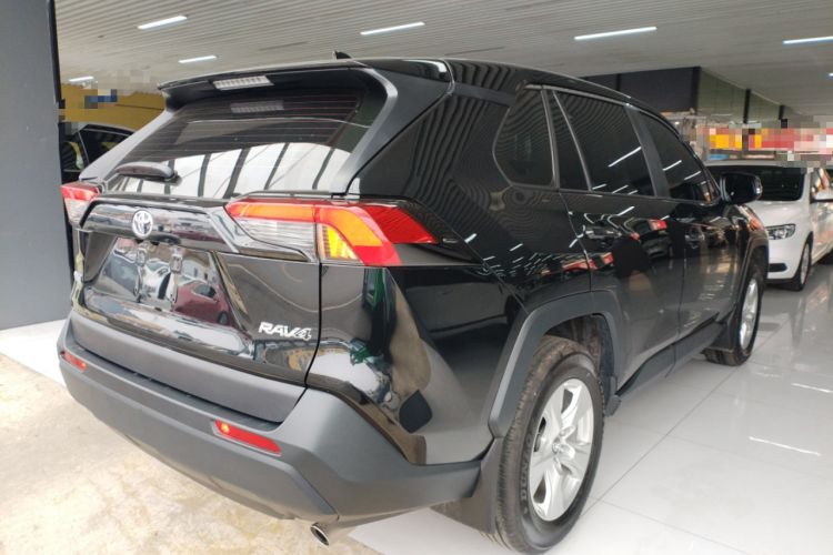 Used Toyota RAV4 2024 2.0L CVT Two-Wheel Drive Urban Edition
