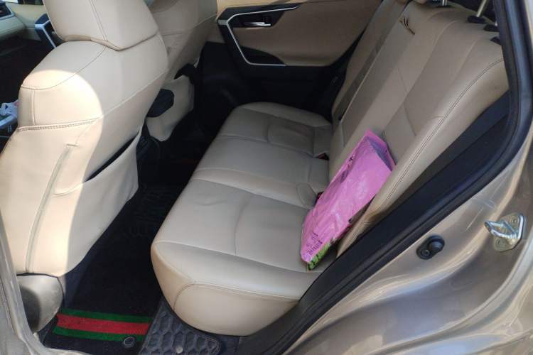 Used Toyota RAV4 2021 2.0L CVT Two-Wheel Drive Fashion PLUS Edition