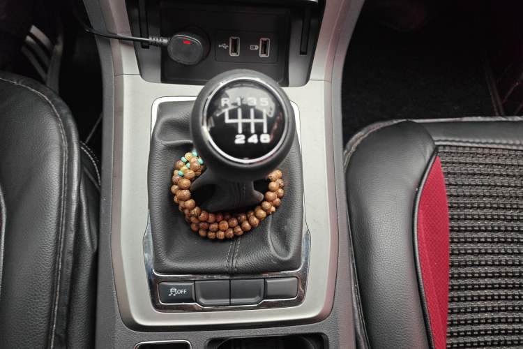 Used MG GS 2017 20T Manual Luxury Edition Gear Lever