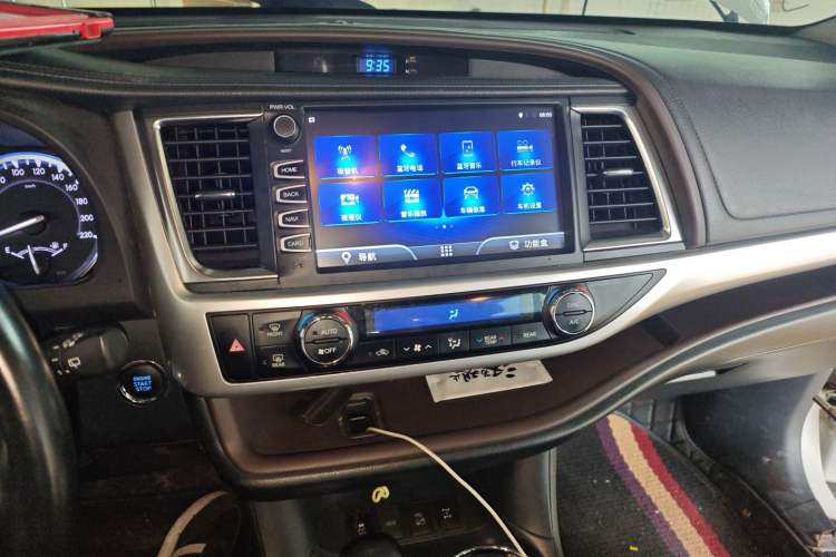 Used Toyota Highlander 2018 2.0T Four-Wheel Drive Luxury Edition 7 Seats China V Emission Standard