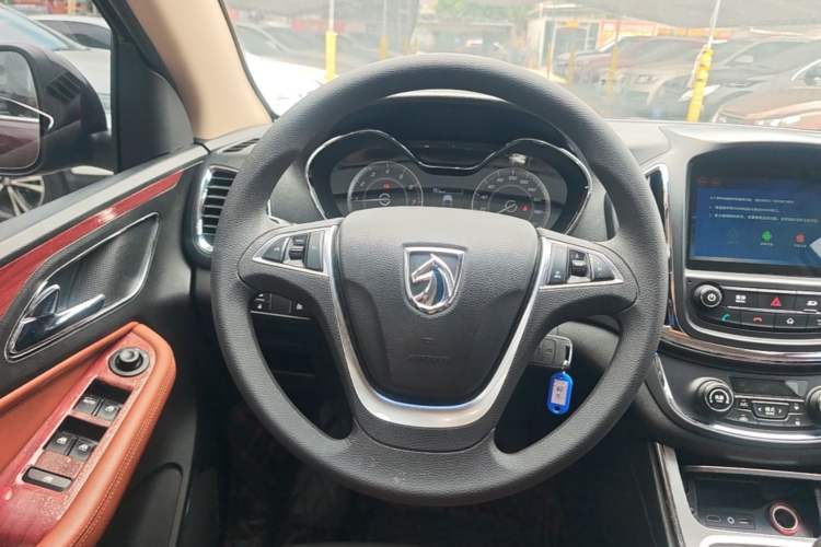 Used Baojun 560 2015 1.8L Manual Elite Edition