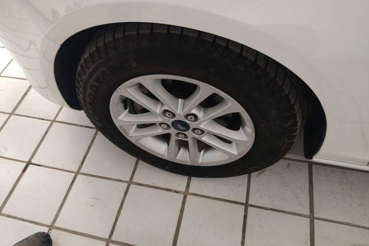 Used Ford Escort 2019 Revised 1.5L Automatic ZhiXiang Version China VI Standard
