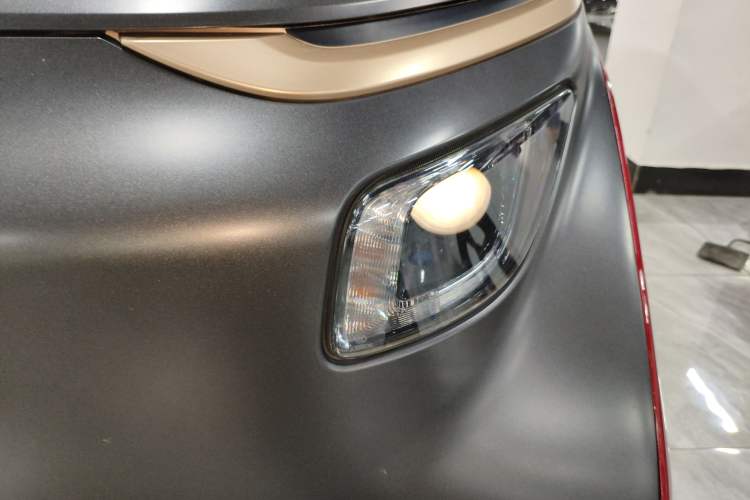 Used Baojun E200 2018 Intelligent Driving Edition Left Front Headlight