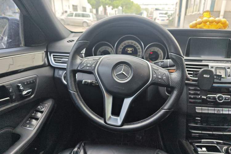 Used Mercedes-Benz E-Class 2014 Restyled E 260 L Sport Edition Steering Wheel