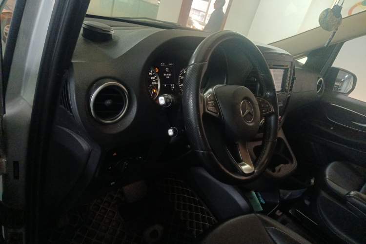 Used Mercedes-Benz Vito 2016 2.0T Business Edition
