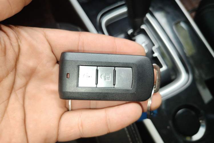 Used Mitsubishi Outlander 2018 2.0L Two-Wheel Drive Glory Edition 5 Seats