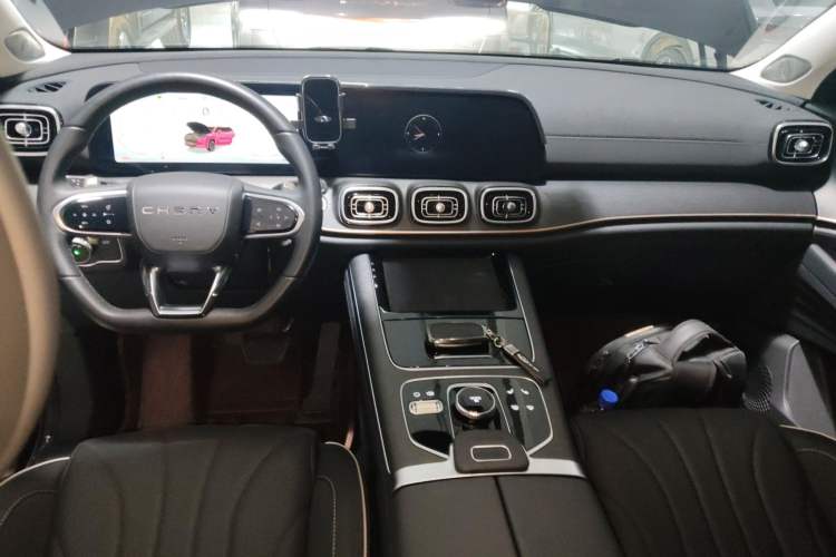 Used Chery Tiggo 9 2023 2.0T Dual-Clutch Two-Wheel Drive Leading Edition 5 Seats