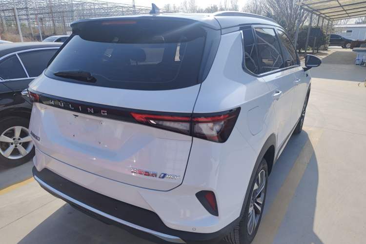 Used Wuling Asta 2022 2.0L DHT Electric-Speed Version