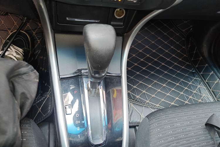 Used Honda Crider 2015 1.8L automatic luxury edition
