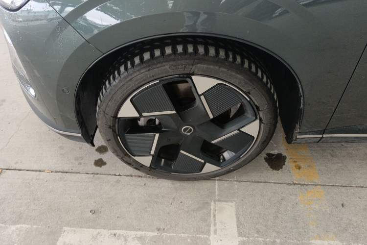 Used Volvo XC70 Plug-in Hybrid 2026 Model Four-Wheel Drive Long-Range Ultra Left Front Wheel Hub