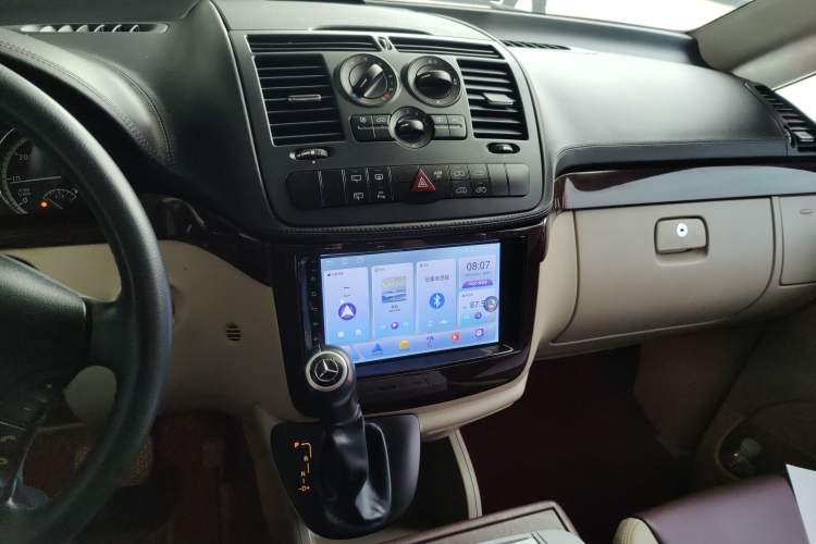 Used Mercedes-Benz Viano 2013 3.0L Comfort Edition
