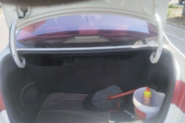 Used Volkswagen Jetta 2015 1.6L Automatic Fashion Model Trunk