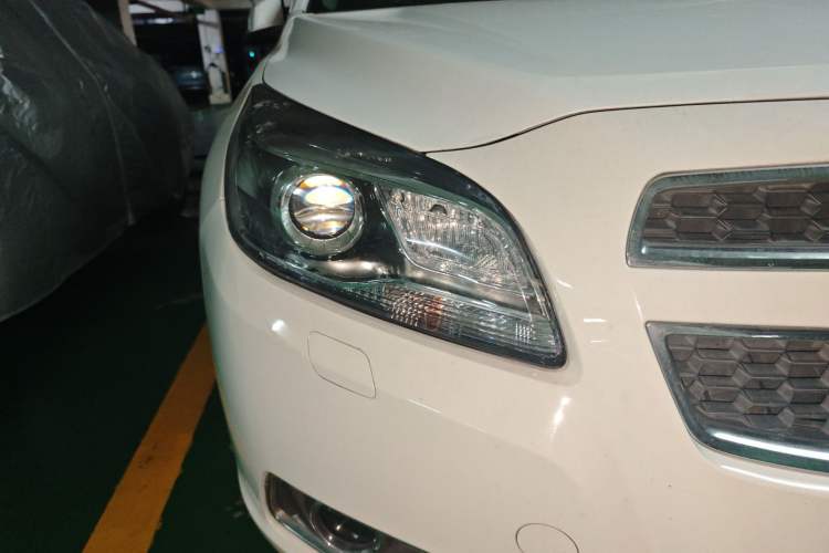 Used Chevrolet Malibu 2014 2.0L Automatic Luxury Edition Right Front Headlight