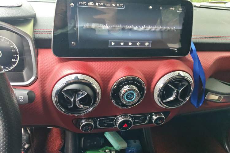 Used BAIC Off-Road BJ40 2018 PLUS 2.3T Automatic Four-Wheel Drive Flagship Version China V Emission Standard Audio And AC Panel