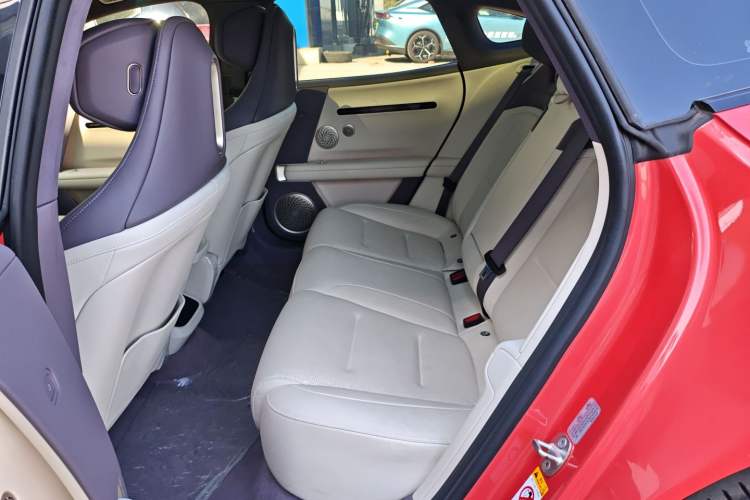 Used Avatr 06 2025 Pro Range-Extended Edition Left Rear Seat