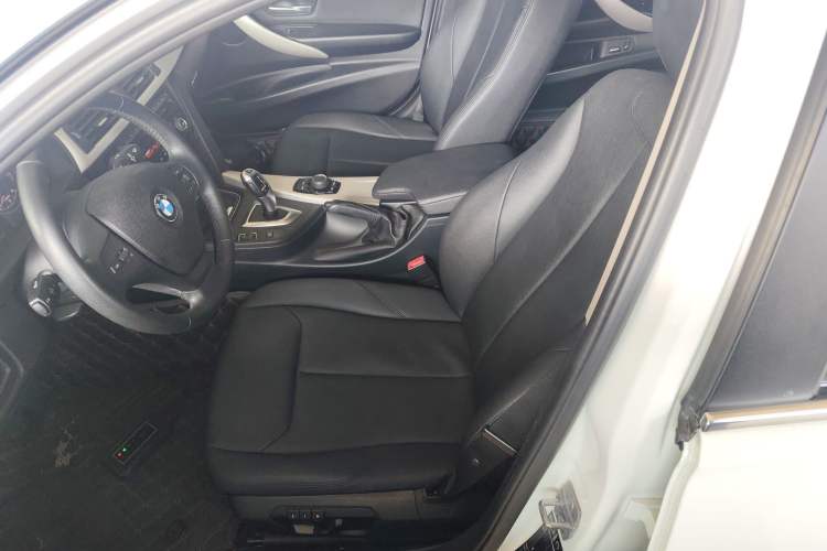 Used BMW 3 Series 2014 320Li Fashion Model
