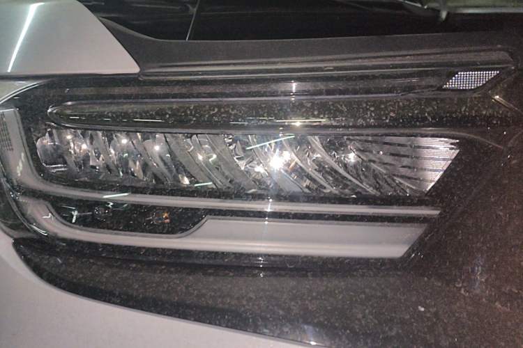 Used Honda Elysion 2022 2.0L eHEV Luxury First Edition Right Front Headlight