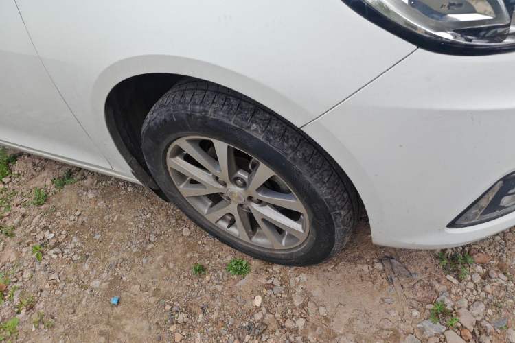 Used Chevrolet Malibu 2018 530T Automatic Luxury Edition Right Front Wheel Hub