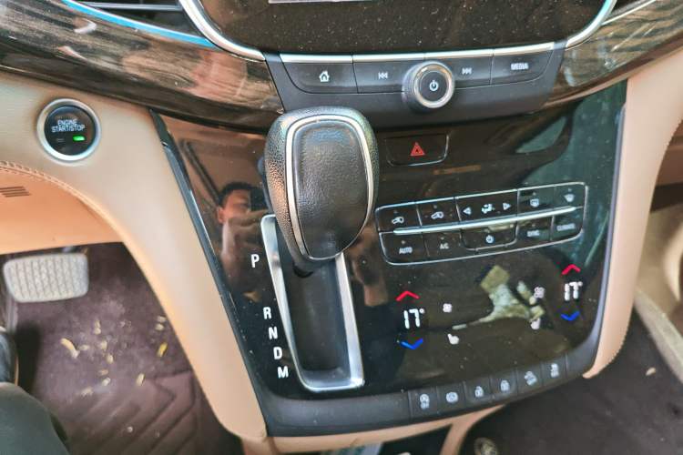 Used Buick GL8 2017 ES 28T Luxury Model China V Standard Gear Lever