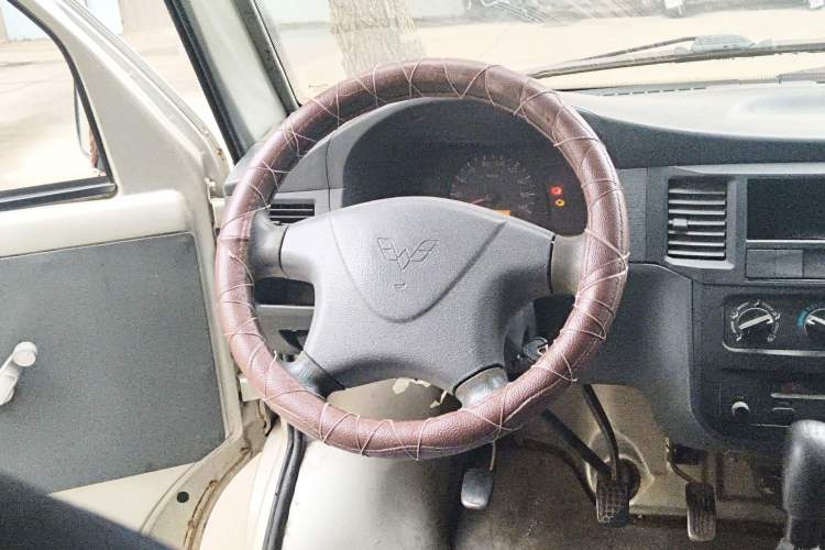 Used Wuling Zhiguang 2010 1.0L Liye Edition Steering Wheel