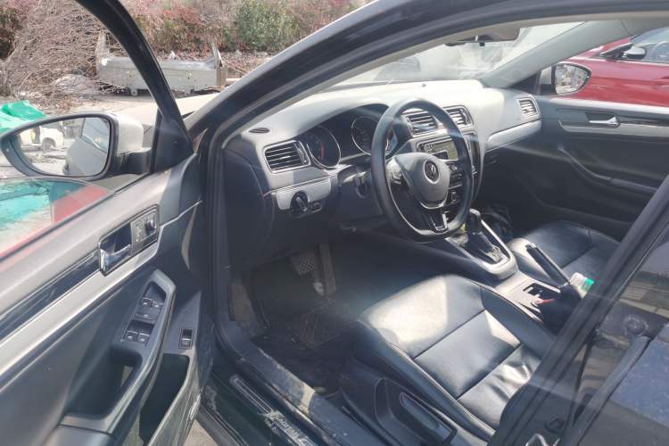 Used Volkswagen Sagitar 2017 1.6L Automatic Comfort Model Driver Seat