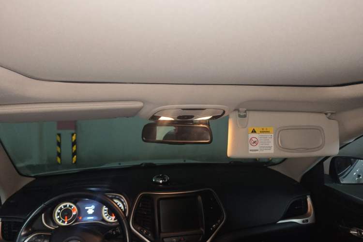 Used Jeep Cherokee 2017 2.0L Superior Edition