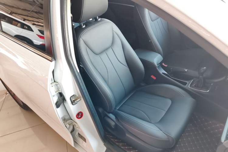Used Geely Auto Emgrand 2017 Sedan Million Edition 1.5L Manual - Upward Version
