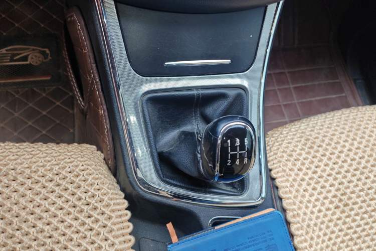 Used Baojun 560 2015 1.8L manual luxury version