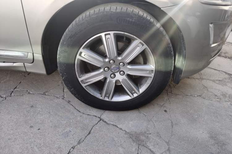 Used Volvo XC60 2015 T5 Smart Upgrade Model
