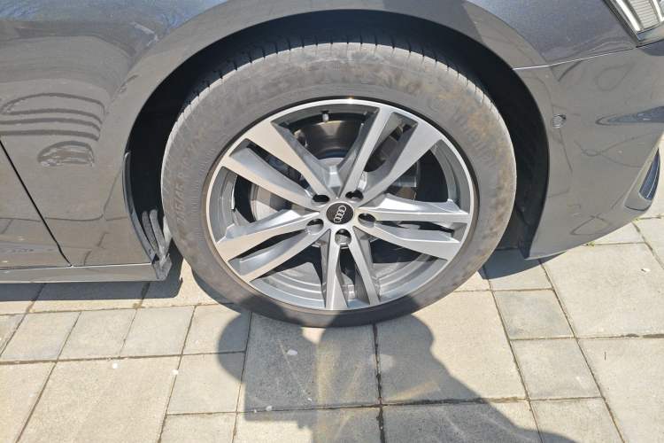 Used Audi A6  Right Front Wheel Hub