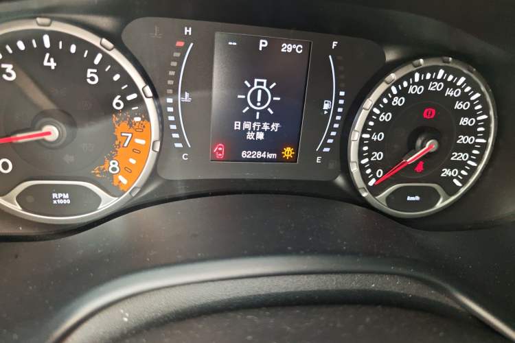 Used Jeep Renegade 2017 180T Automatic High-Energy Version Odometer Close Up