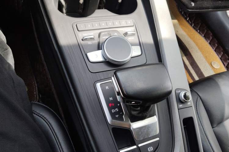 Used Audi A4L 2017 40 TFSI Ambition Edition Gear Lever