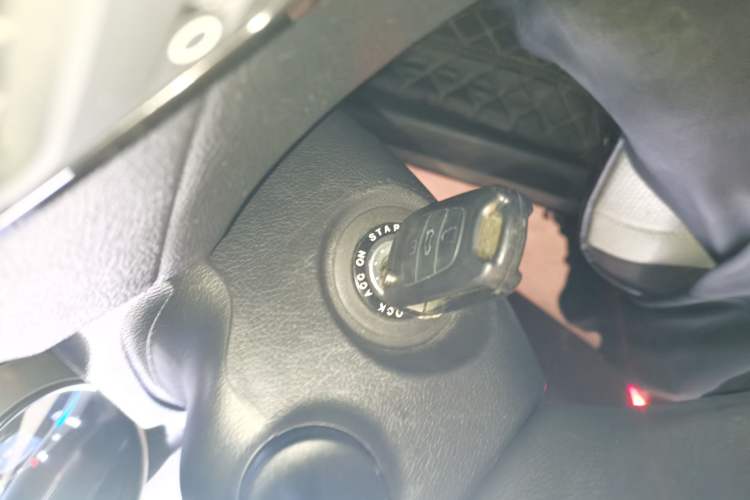 Used Hyundai Sonata 2011 2.0L Automatic Fashion Edition Vehicle Key