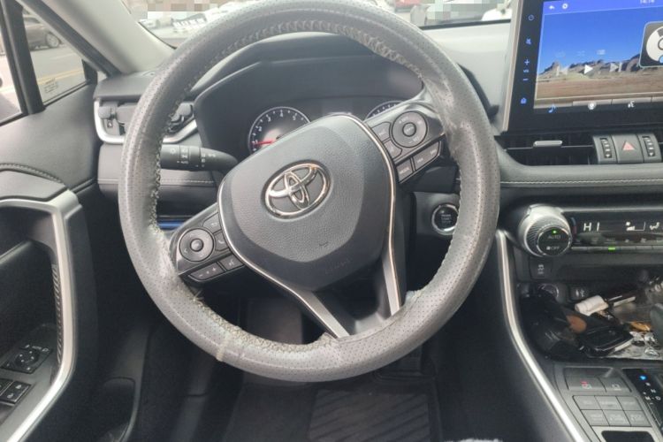 Used Toyota Wildlander 2022 2.0L CVT 4x4 Luxury PLUS Edition
