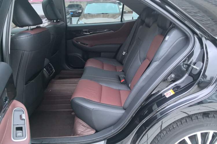 Used Toyota Crown 2018 2.0T Sport Edition Left Rear Seat