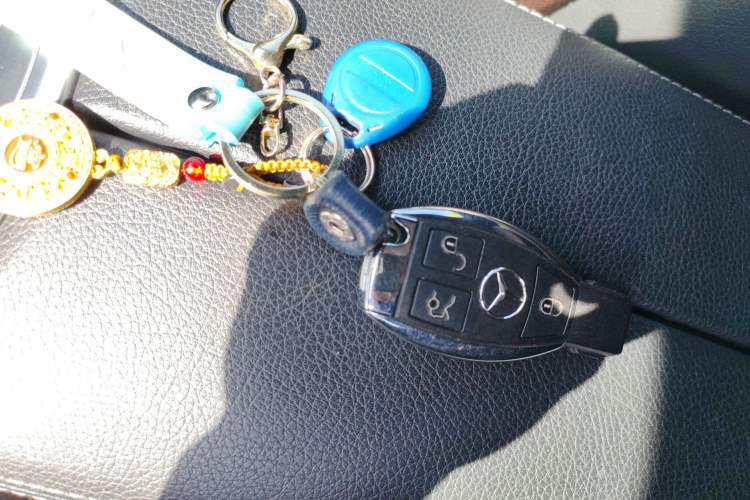 Used Mercedes-Benz GLC 2017 GLC 260 4MATIC Luxury Model Vehicle Key