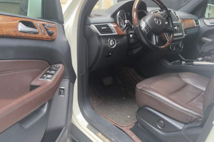 Used Mercedes-Benz M-Class 2012 ML 350 Luxury Edition Driver Seat