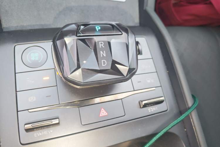 Used BYD Qin L 2024 DM-i 120KM Excellence Model Gear Lever