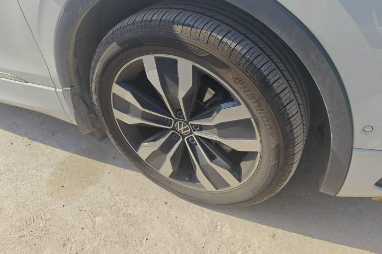 Used Volkswagen Tiguan L 2023 330TSI Automatic Two-Wheel Drive R-Line Enjoyment Edition