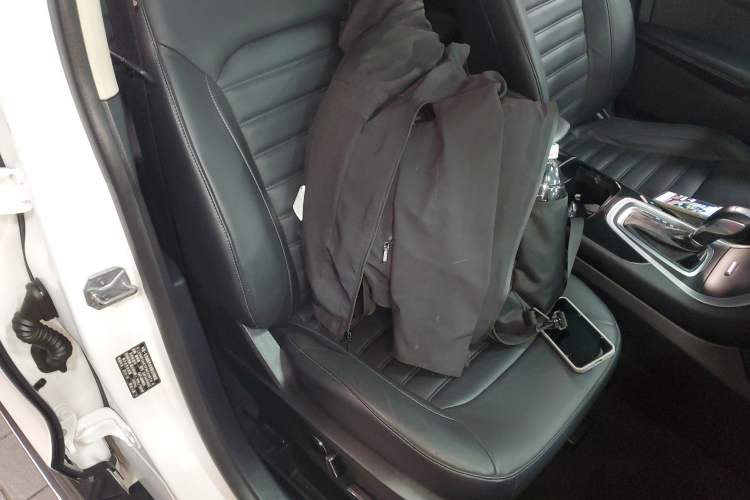 Used Ford Edge 2015 2.0T GTDi Two-Wheel-Drive High-Line Version