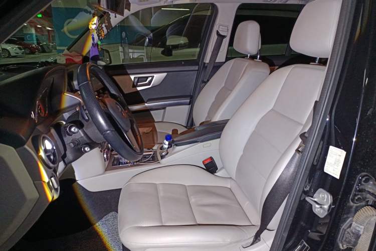 Used Mercedes-Benz GLK-Class 2013 GLK 300 4MATIC Dynamic Sunroof Model