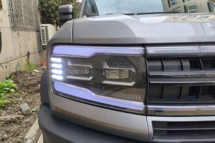 Used Formula Leopard 5 2023 Navigator Edition
