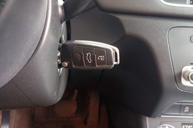Used Audi Q3 2012 35 TFSI quattro Comfort Model Vehicle Key