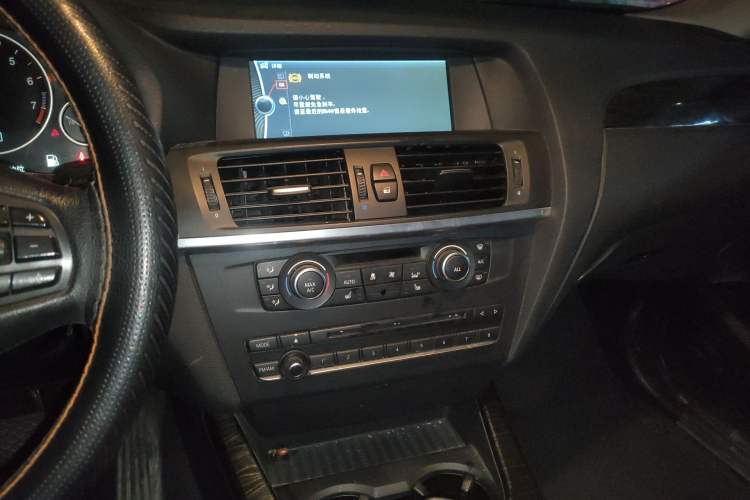 Used BMW X3 2013 xDrive20i Luxury Edition Audio And AC Panel