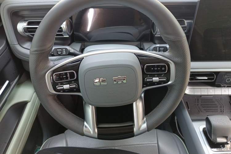 Used BAIC Off-Road BJ40 2024 2.0T All-New Urban Hunter Edition Chivalrous Style
