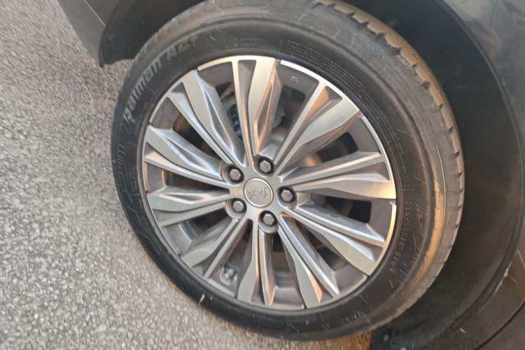 Used Hongqi E-QM5 2022 431 km Charge & Enjoy Edition