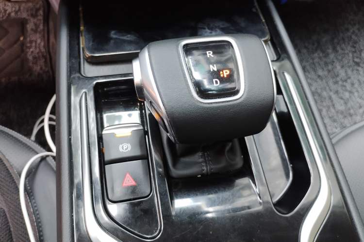 Used Hongqi E-QM5 2024 450km Range Commuter Version Gear Lever