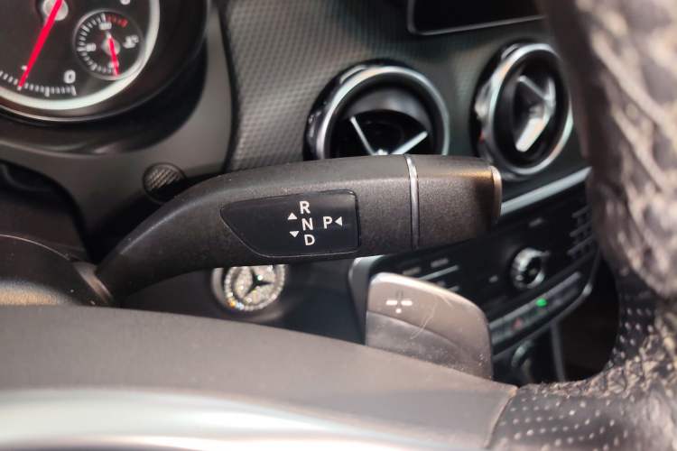 Used Mercedes-Benz GLA 2019 GLA 200 Fashion Model Gear Lever